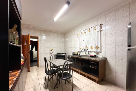 Casa à venda com 138m², 2 quartos e 2 vagas Casa à venda com 138m², 2 quartos e 2 vagasCozinha