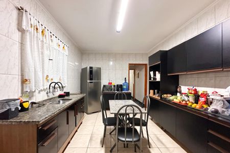 Casa à venda com 138m², 2 quartos e 2 vagas Casa à venda com 138m², 2 quartos e 2 vagasCozinha