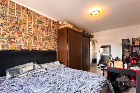 Casa à venda com 138m², 2 quartos e 2 vagas Casa à venda com 138m², 2 quartos e 2 vagasQuarto 2