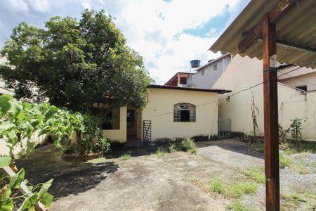 Casa para alugar com 360m², 3 quartos e 3 vagas Casa para alugar com 360m², 3 quartos e 3 vagasQuintal