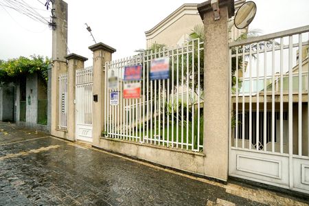 Casa de condomínio para alugar com 126m², 3 quartos e 2 vagas Casa de condomínio para alugar com 126m², 3 quartos e 2 vagasFachada