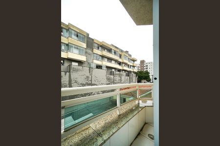 Casa de condomínio para alugar com 126m², 3 quartos e 2 vagas Casa de condomínio para alugar com 126m², 3 quartos e 2 vagasVaranda da suíte