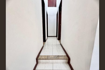 Casa de condomínio à venda com 120m², 4 quartos e 2 vagas Casa de condomínio à venda com 120m², 4 quartos e 2 vagasCorredor