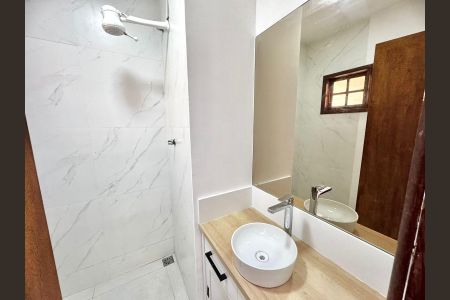 Casa de condomínio à venda com 120m², 4 quartos e 2 vagas Casa de condomínio à venda com 120m², 4 quartos e 2 vagasBanheiro