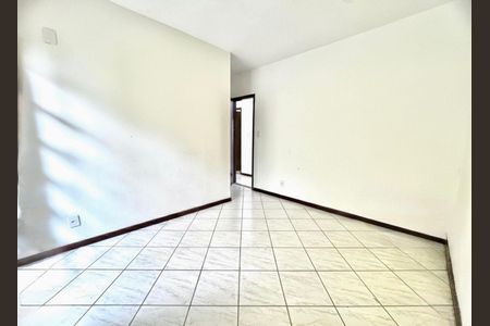 Casa de condomínio à venda com 120m², 4 quartos e 2 vagas Casa de condomínio à venda com 120m², 4 quartos e 2 vagasQuarto