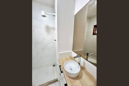 Casa de condomínio à venda com 120m², 4 quartos e 2 vagas Casa de condomínio à venda com 120m², 4 quartos e 2 vagasBanheiro