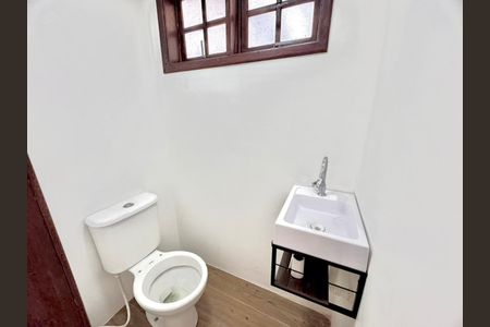 Casa de condomínio à venda com 120m², 4 quartos e 2 vagas Casa de condomínio à venda com 120m², 4 quartos e 2 vagasLavabo