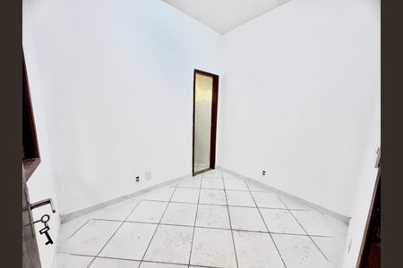 Casa de condomínio à venda com 120m², 4 quartos e 2 vagas Casa de condomínio à venda com 120m², 4 quartos e 2 vagasQuarto