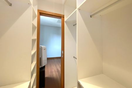 Apartamento para alugar com 117m², 2 quartos e 2 vagasCloset da suíte 2