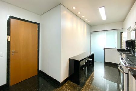 Apartamento para alugar com 117m², 2 quartos e 2 vagasCozinha
