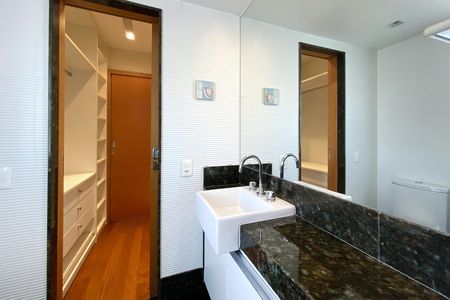 Apartamento para alugar com 117m², 2 quartos e 2 vagas Apartamento para alugar com 117m², 2 quartos e 2 vagasBanheiro da Suíte 2