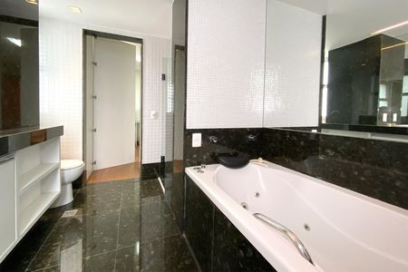 Apartamento para alugar com 117m², 2 quartos e 2 vagasBanheiro da Suíte 1