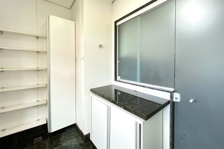 Apartamento para alugar com 117m², 2 quartos e 2 vagas Apartamento para alugar com 117m², 2 quartos e 2 vagasÁrea de Serviço