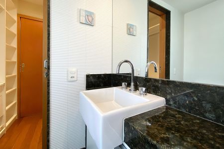 Apartamento para alugar com 117m², 2 quartos e 2 vagas Apartamento para alugar com 117m², 2 quartos e 2 vagasBanheiro da Suíte 2
