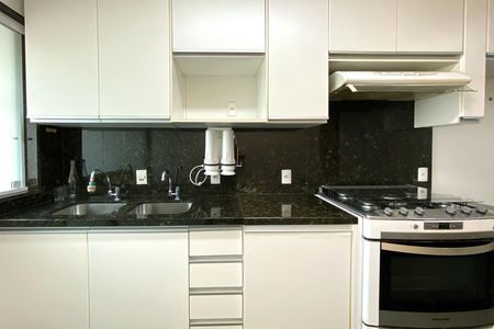 Apartamento para alugar com 117m², 2 quartos e 2 vagas Apartamento para alugar com 117m², 2 quartos e 2 vagasCozinha