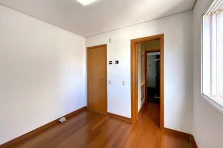 Apartamento para alugar com 117m², 2 quartos e 2 vagas Apartamento para alugar com 117m², 2 quartos e 2 vagasSuite 2