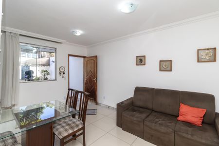 Casa à venda com 2 quartos, 153m² em São João Batista, Belo Horizonte