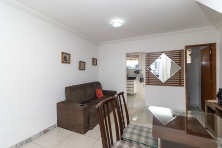 Casa à venda com 2 quartos, 153m² em São João Batista, Belo Horizonte