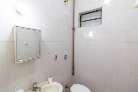 Casa para alugar com 250m², 3 quartos e 1 vaga Casa para alugar com 250m², 3 quartos e 1 vagaBANHEIRO DO SALÃO