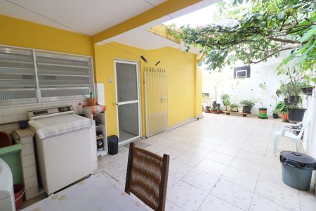 Casa para alugar com 171m², 2 quartos e 1 vagaÁrea de Serviço