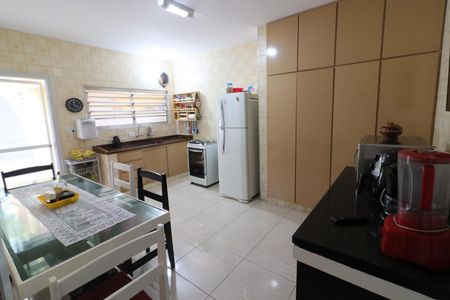 Casa para alugar com 171m², 2 quartos e 1 vagaCozinha