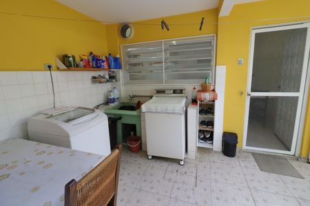 Casa para alugar com 171m², 2 quartos e 1 vagaÁrea de Serviço