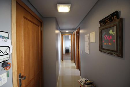 Apartamento à venda com 73m², 2 quartos e 2 vagasCorredor