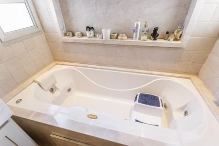 Apartamento à venda com 193m², 2 quartos e 3 vagasBanheiro da Suíte