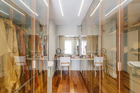 Apartamento à venda com 193m², 2 quartos e 3 vagasCloset da suíte