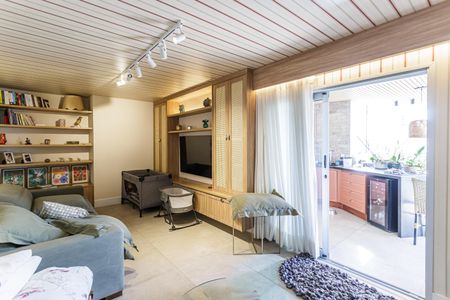 Apartamento à venda com 193m², 2 quartos e 3 vagasCobertura
