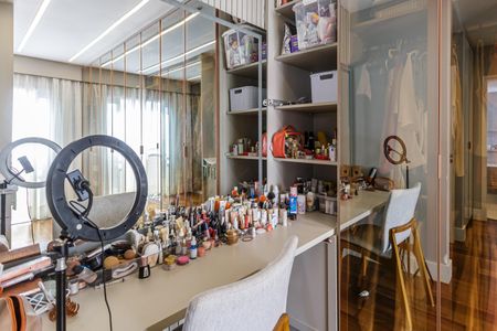 Apartamento à venda com 193m², 2 quartos e 3 vagasCloset da suíte