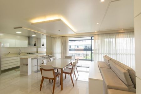 Apartamento para alugar com 185m², 3 quartos e 2 vagas Apartamento para alugar com 185m², 3 quartos e 2 vagasSala