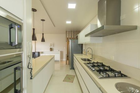 Apartamento para alugar com 185m², 3 quartos e 2 vagas Apartamento para alugar com 185m², 3 quartos e 2 vagasCozinha