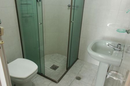 Banheiro de apartamento para alugar com 1 quarto, 34m² em Boqueirão, Santos