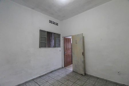 Quarto de casa para alugar com 1 quarto, 36m² em Jardim Santa Teresinha, São Paulo