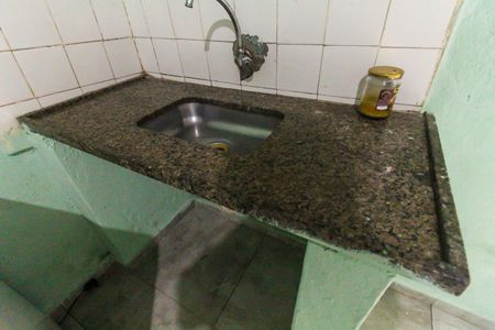 Cozinha de casa para alugar com 1 quarto, 24m² em Jardim Maia, São Paulo