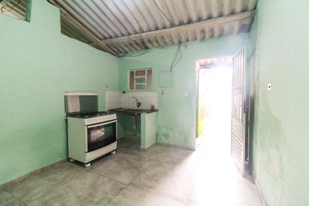 Cozinha de casa para alugar com 1 quarto, 24m² em Jardim Maia, São Paulo