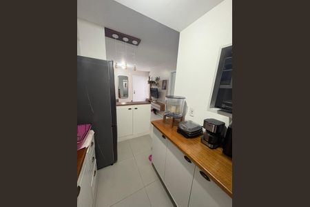 Cozinha de apartamento à venda com 2 quartos, 45m² em Estância Velha, Canoas