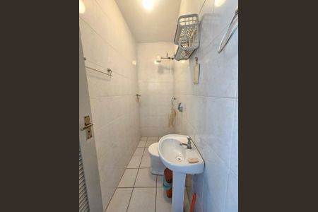 Casa à venda com 135m², 5 quartos e 3 vagasFoto 01