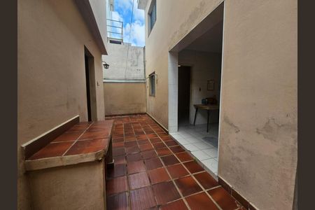 Casa à venda com 135m², 5 quartos e 3 vagasFoto 01