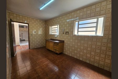 Foto 01 de casa à venda com 5 quartos, 135m² em Jardim Santa Emilia, São Paulo
