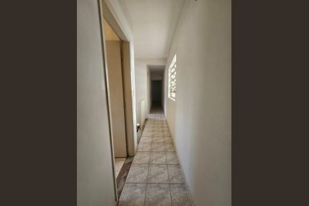 Casa à venda com 135m², 5 quartos e 3 vagasFoto 01