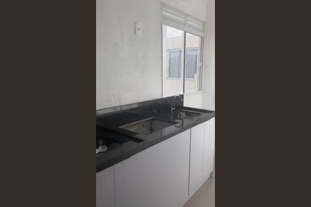 Cozinha  de apartamento à venda com 1 quarto, 40m² em Restinga, Porto Alegre