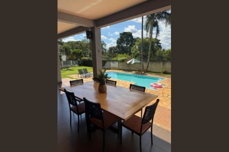 Casa de condomínio para alugar com 400m², 3 quartos e 2 vagasPiscina