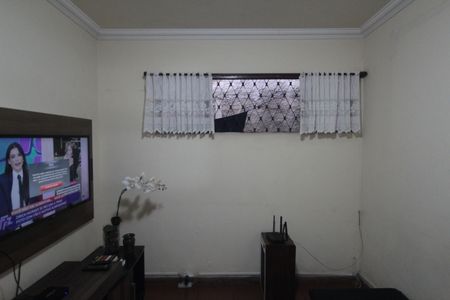 Casa à venda com 200m², 4 quartos e 4 vagasSala