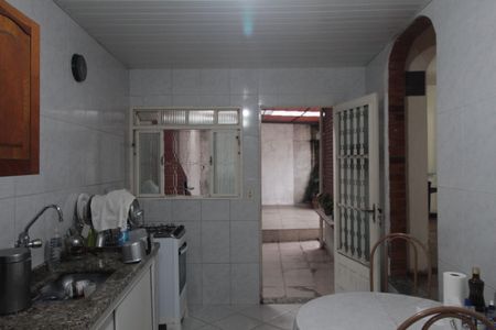 Casa à venda com 200m², 4 quartos e 4 vagasCozinha