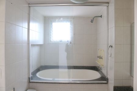 Apartamento à venda com 74m², 1 quarto e 2 vagasBanheiro