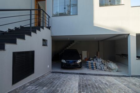 Casa à venda com 114m², 2 quartos e 4 vagasGaragem