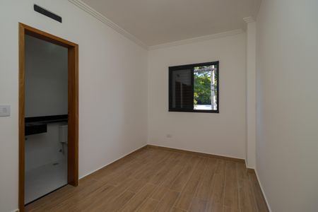 Casa à venda com 114m², 2 quartos e 4 vagasSuíte 2
