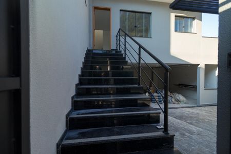 Casa à venda com 114m², 2 quartos e 4 vagasGaragem